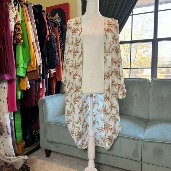 Signature Tops - EUC Signature Off White Floral Caftan - Never Worn
